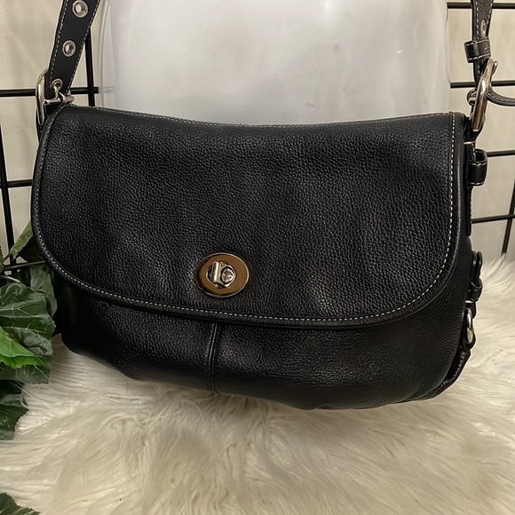 Coach crossbody purse - Picture 2 of 7